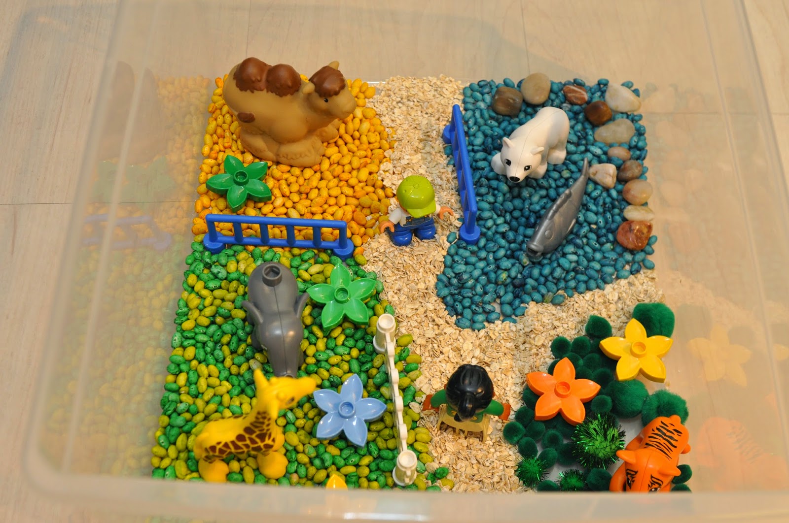 zoo-sensory-bin-2